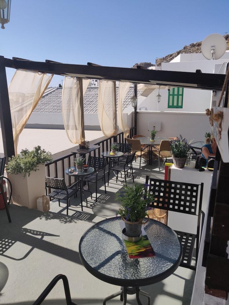Xenones Lindos Aparthotel Kültér fotó