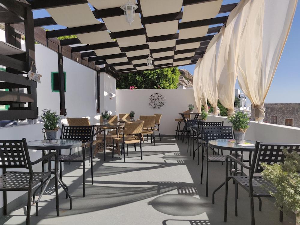 Xenones Lindos Aparthotel Kültér fotó